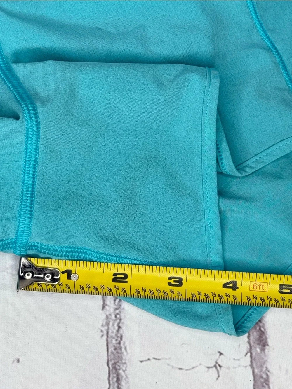 Lululemon Womens Hotty Hot Low Rise Lined Shorts 4” Size 2 Turquoise Running Gym